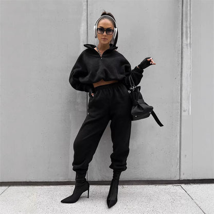 Dames ensemble de jogging en polaire douillet avec col montant et cordon de serrage Chic und Stil