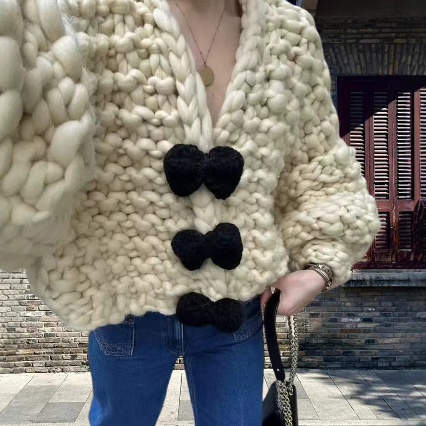 Dames Pull en tricot douillet avec de grands boutons Chic und Stil