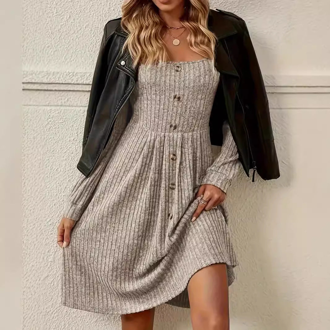 Robe en tricot pour femmes avec patte de boutons Chic und Stil