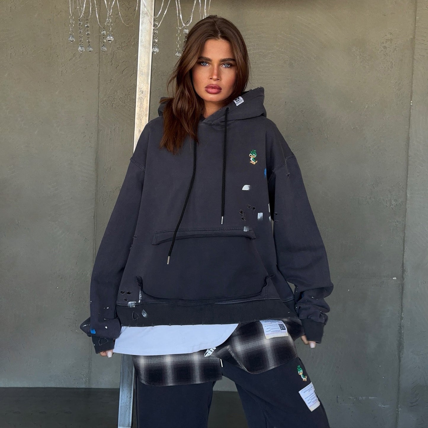 Dame Sweat à capuche surdimensionné avec des éléments de design spéciaux Chic und Stil