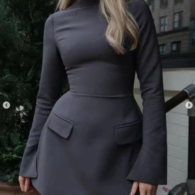 Robe mini ajustée pour femmes avec poches latérales et manches larges Chic und Stil