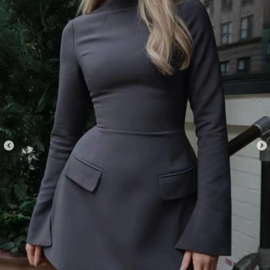 Robe mini ajustée pour femmes avec poches latérales et manches larges Chic und Stil