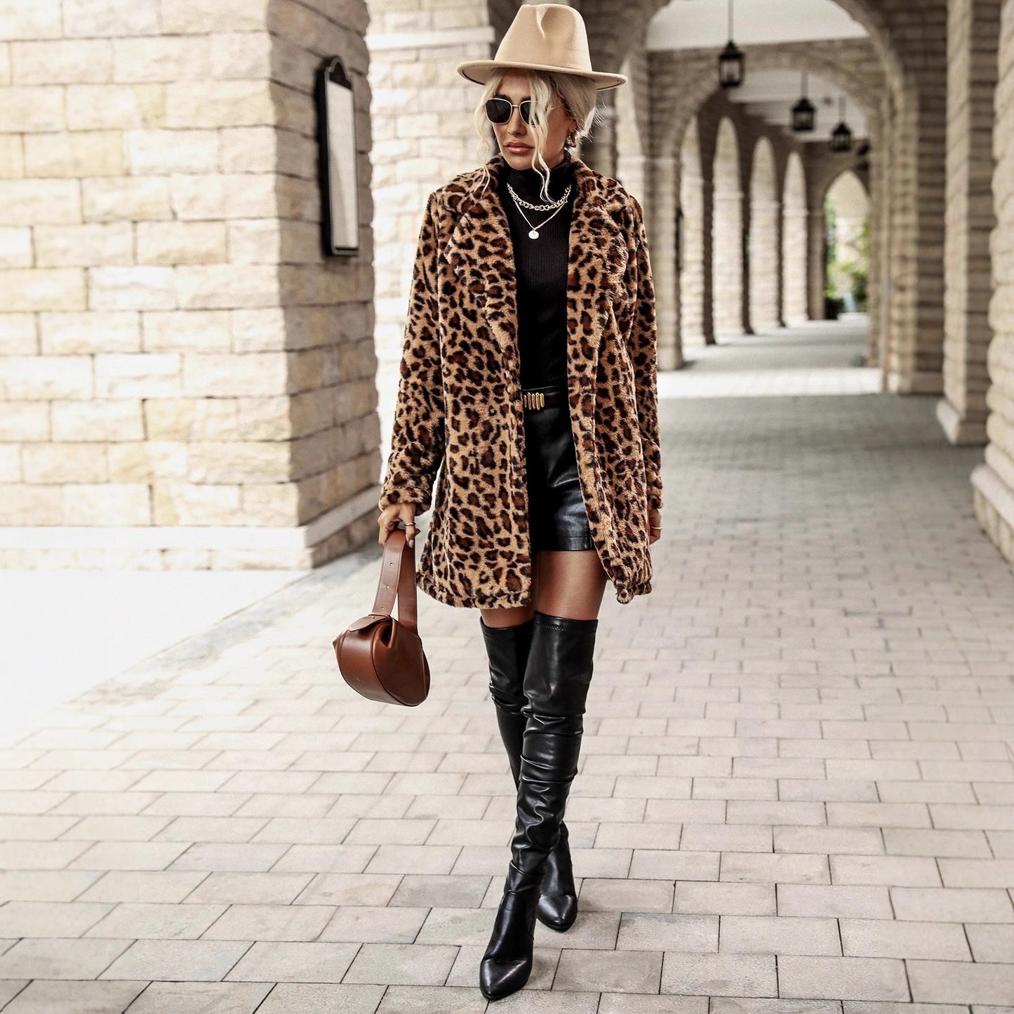 Ladies luxurious leopard print fur jacket Chic and Style