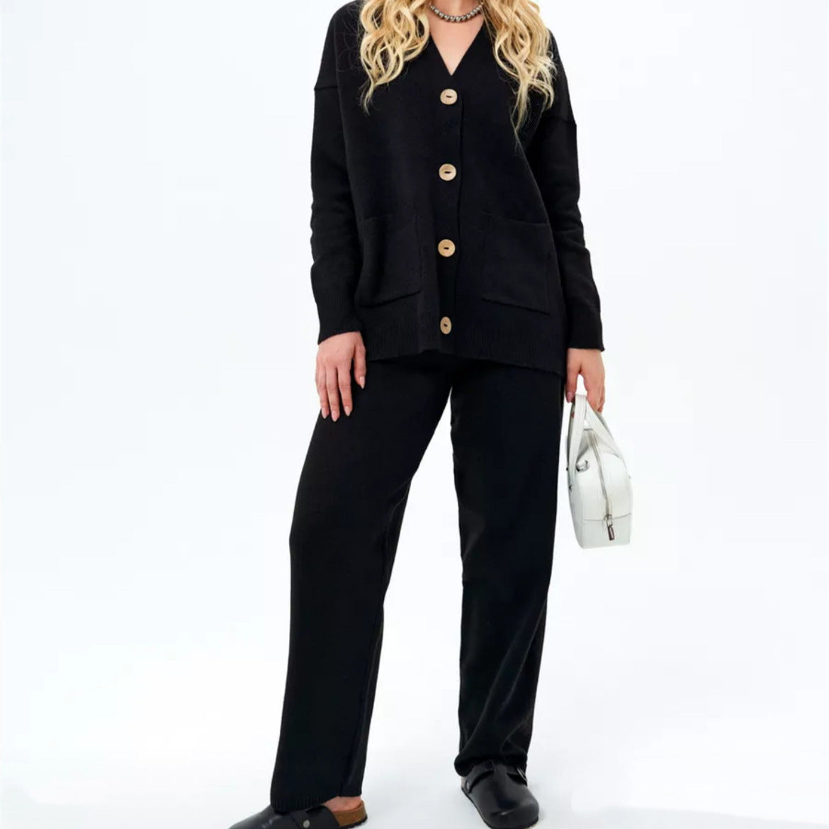 Dames confortable tricot cardigan avec poches pratiques et détails de boutons Chic und Stil
