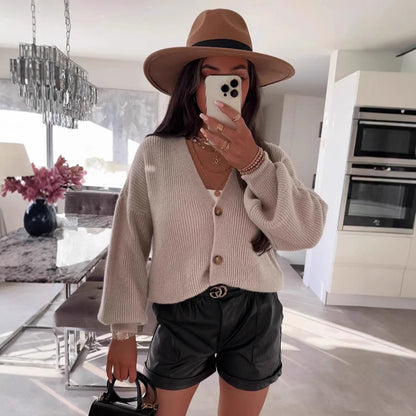 Dames cardigan avec des manches volumineuses et des boutons en bois de haute qualité Chic und Stil