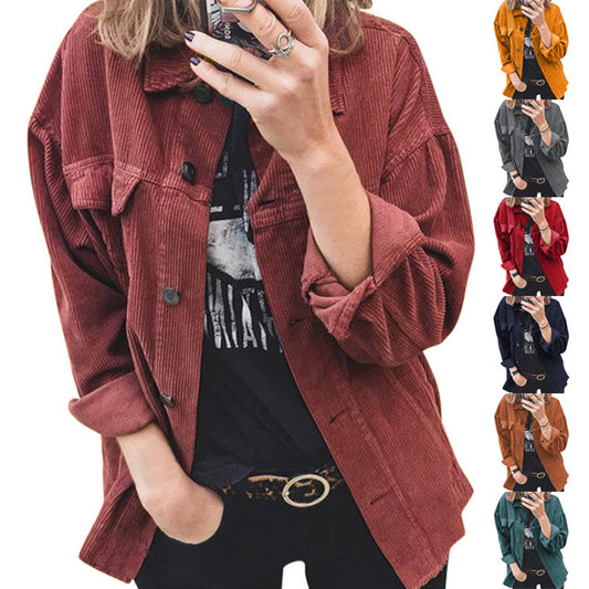 Veste en velours côtelé à la mode pour femmes avec des poches plaquées pratiques et une coupe décontractée Chic und Stil