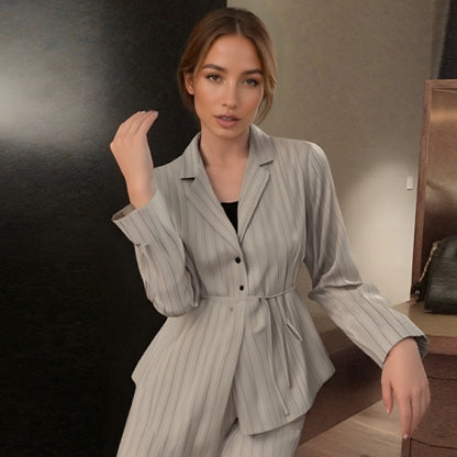 Dames blazer court stylé avec des rayures tendance Chic und Stil