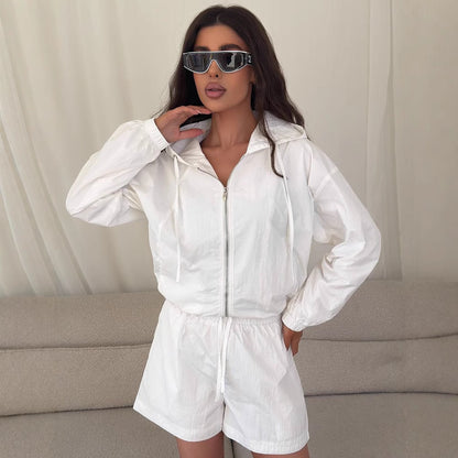 Chic und Stil Women's Hooded Jacket and Shorts Set