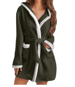 Ladies Cozy Fleece Bathrobe with Hood and Practical Pockets Chic and Style
