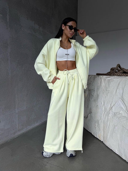 Casual polar tracksuit set for women with wide pants and oversized jacket Chic and Style