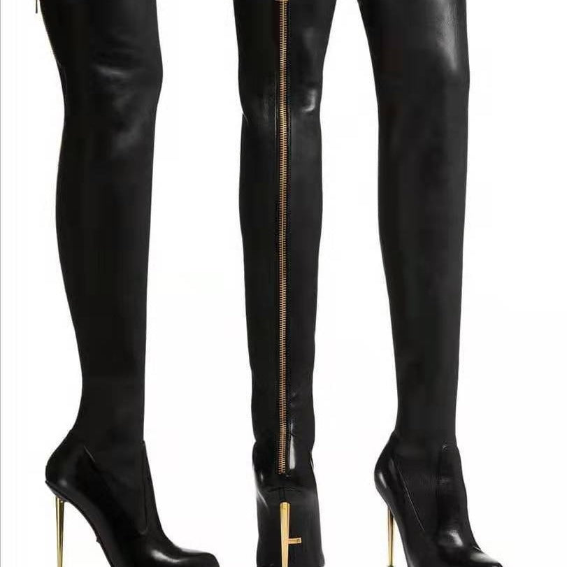 Chic und Stil | Overknee Boots with Golden Heel and Zipper Detail