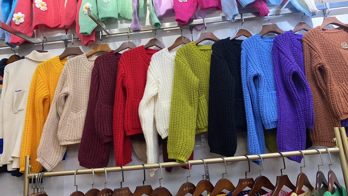 Pull femme en tricot épais avec des détails modernes Chic und Stil