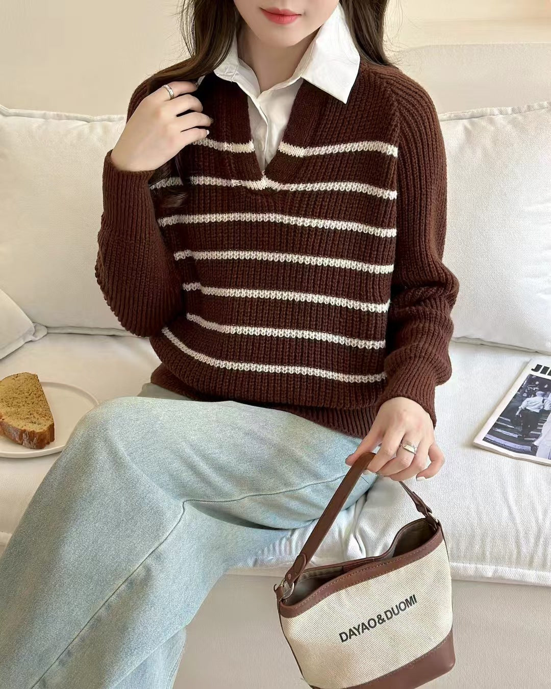 Pull en tricot pour femmes avec décolleté en V et design rayé Chic und Stil