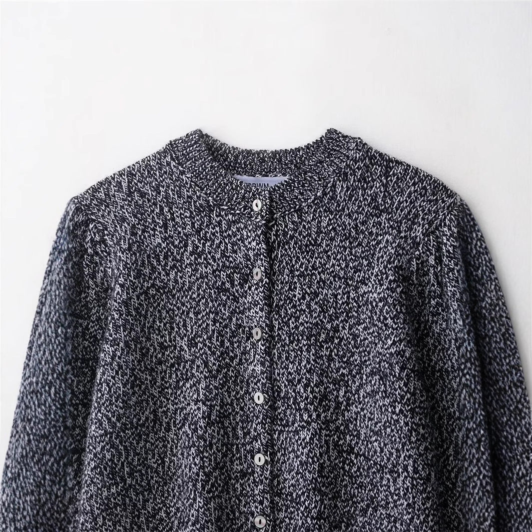 Cardigan pour femmes avec motif texturé innovant et boutonnière Chic und Stil