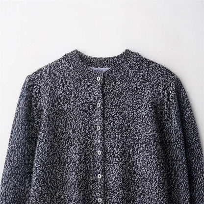 Cardigan pour femmes avec motif texturé innovant et boutonnière Chic und Stil