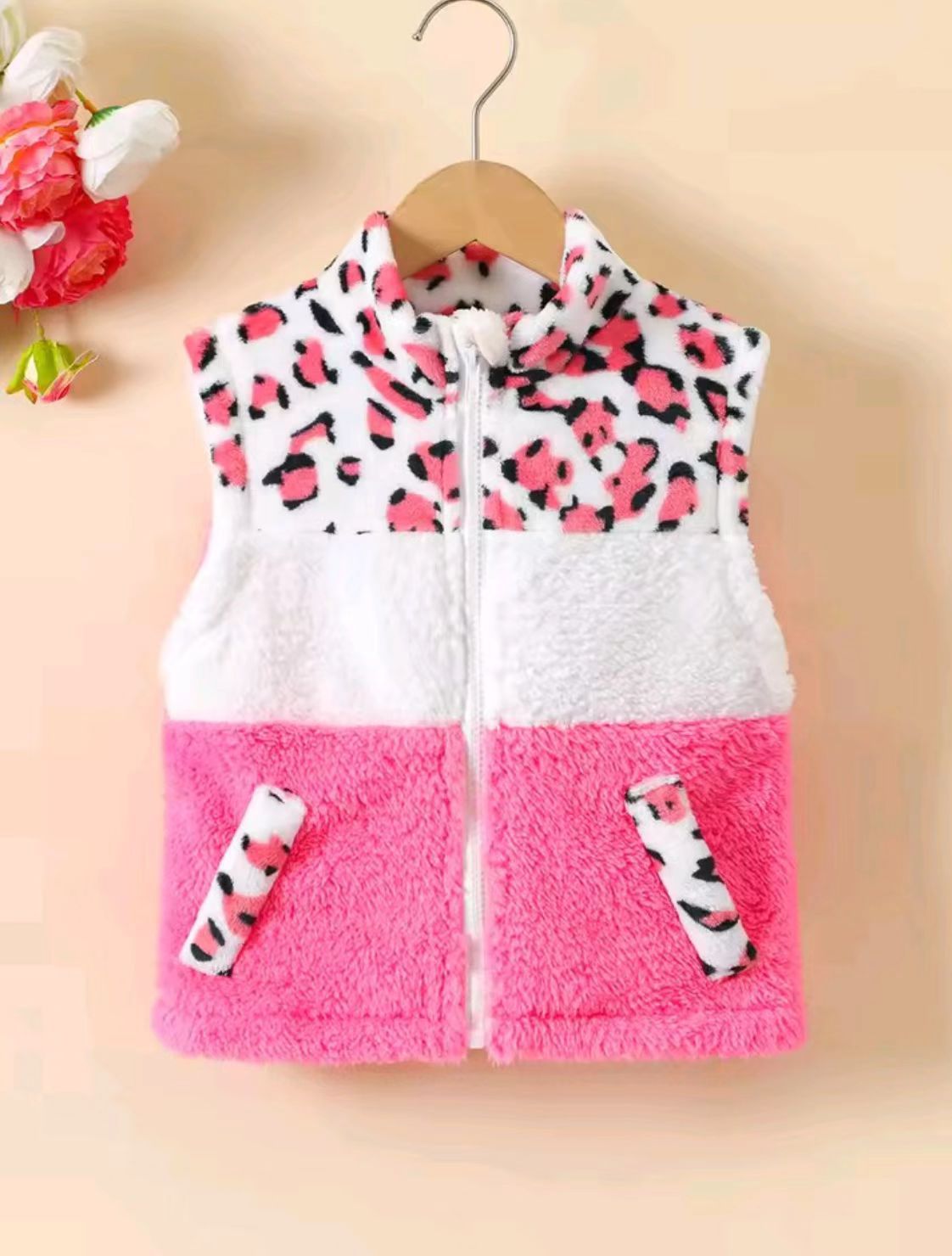 Dames gilet en polaire avec imprimé léopard tendance et design color block Chic und Stil