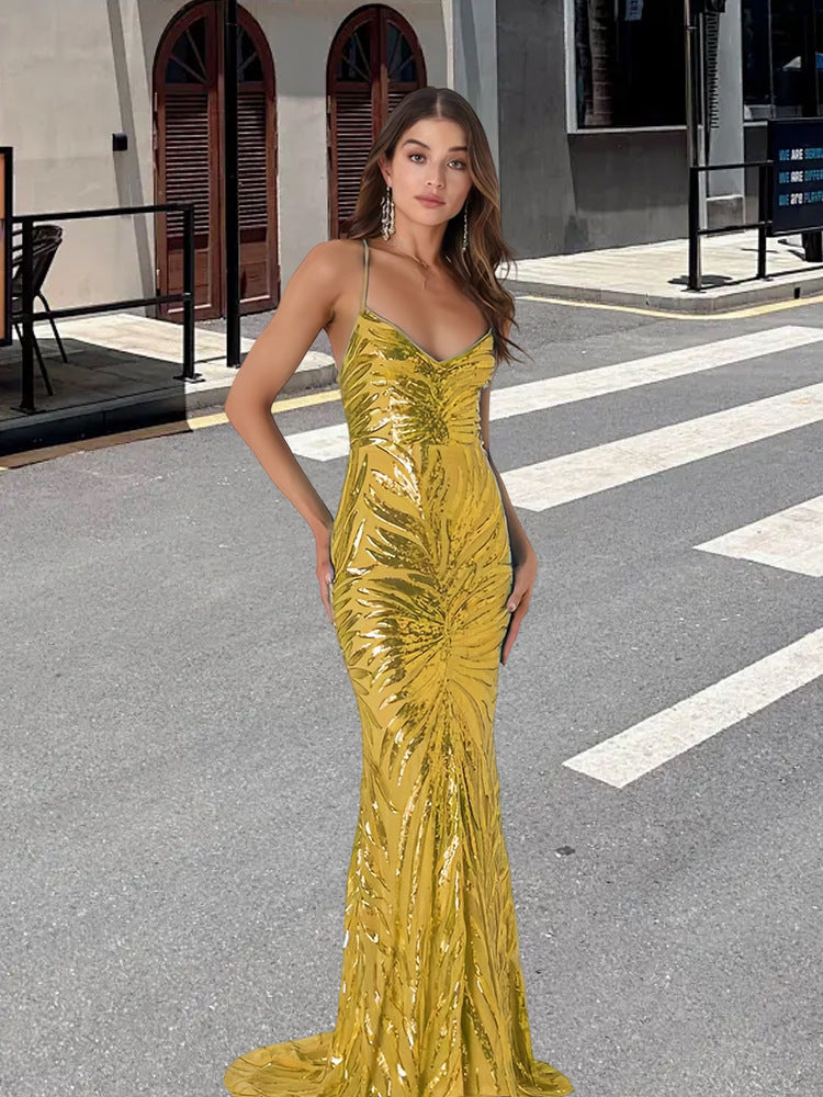 Robe de soirée glamour pour femmes avec un motif de sequins scintillants et un décolleté en V Chic und Stil