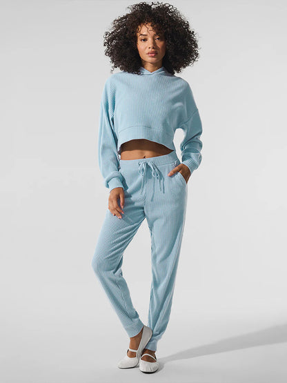 Women casual crop sweatshirt and chic thin jogging pants Chic and Style