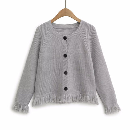 Dames cardigan avec des bords frangés et des détails de bouton Chic und Stil