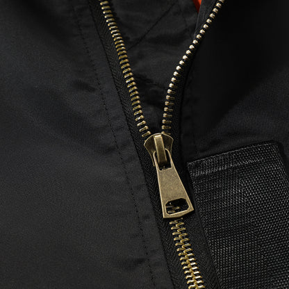 Functional bomber jacket for men with practical pockets and durable material Chic and Style