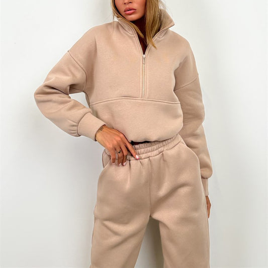 Chic and Style women's sports hoodie and jogging pants set