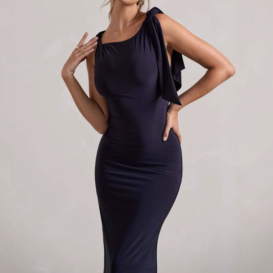 Dames Robe maxi élégante avec bretelle asymétrique et coupe ajustée Chic und Stil