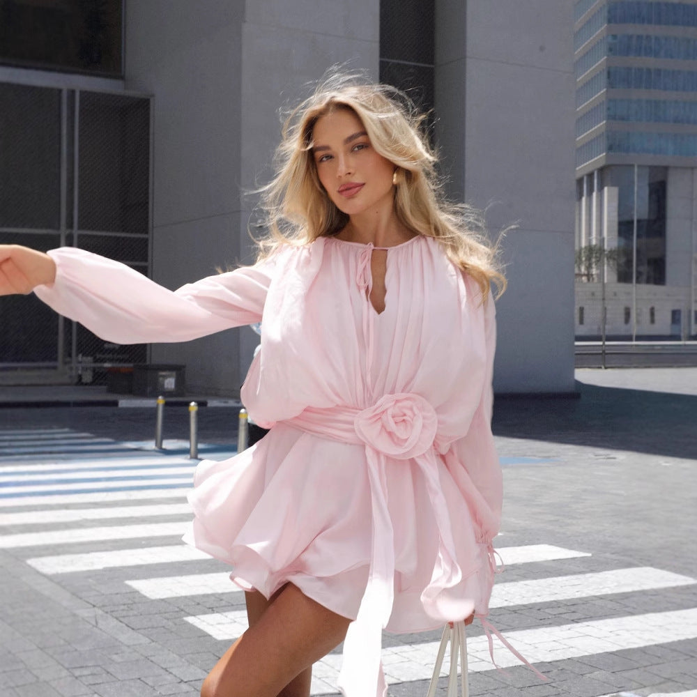 Robe portefeuille élégante pour femmes avec un design de volants romantique Chic und Stil