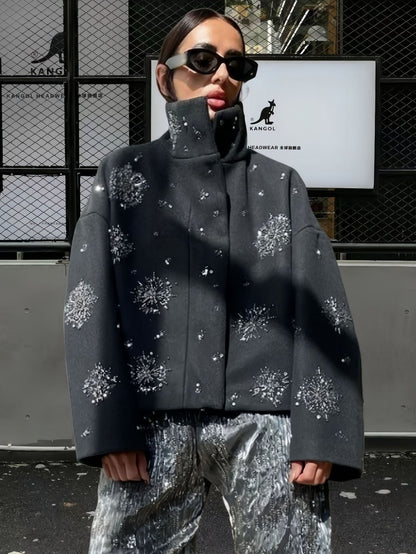 Dame Veste oversize tendance avec des appliqués scintillants Chic und Stil