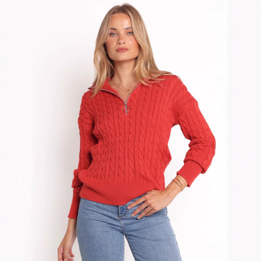 Pull en tricot pour femmes avec un élégant motif en cable et un col montant à la mode Chic und Stil