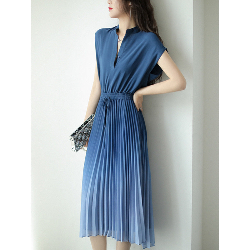 Robe midi plissée pour femmes avec détails de bouton Chic und Stil