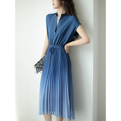 Robe midi plissée pour femmes avec détails de bouton Chic und Stil