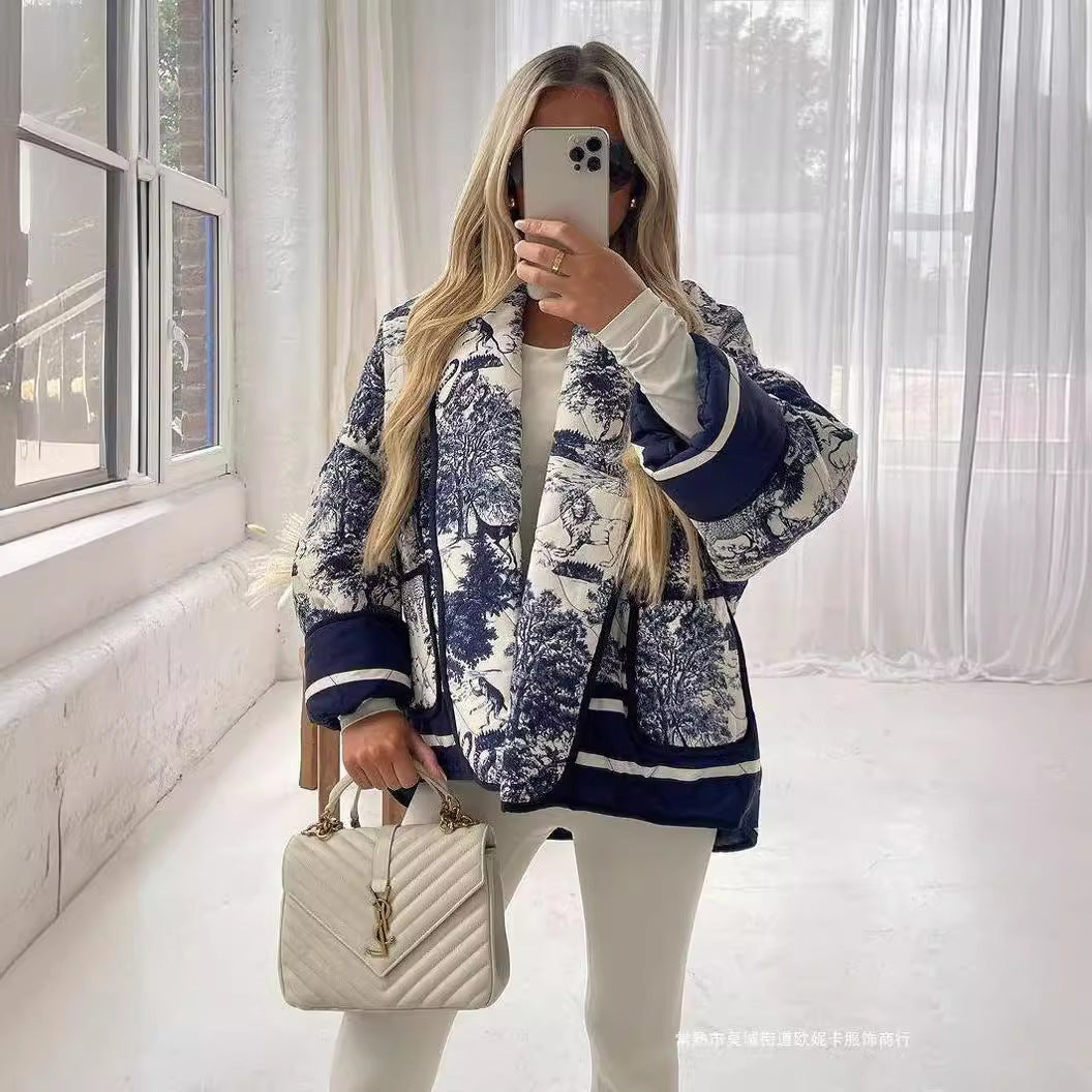 Dames Élégante doudoune avec motif traditionnel et large revers Chic und Stil