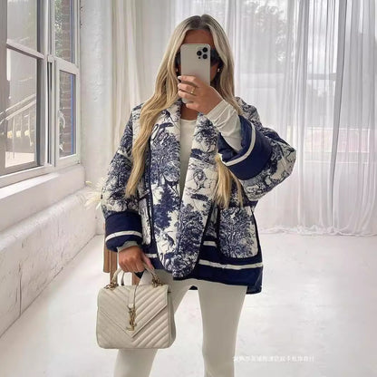 Dames Élégante doudoune avec motif traditionnel et large revers Chic und Stil