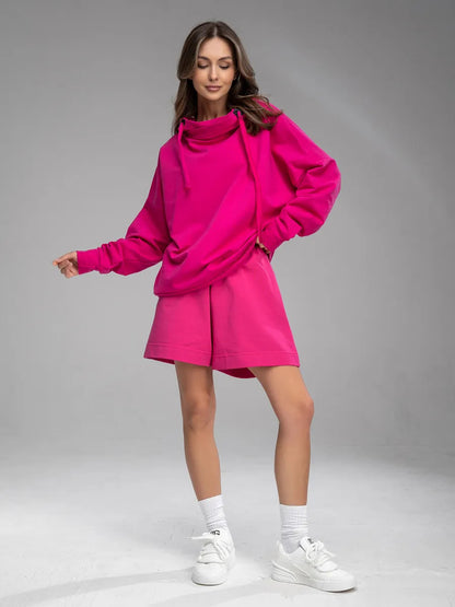 Casual hoodie for women with an oversized fit and matching shorts Chic and Style