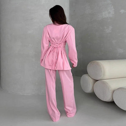 Trendy women's jacket and pants set with elegant details Chic and Style