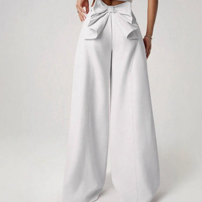 Culottes larges pour femmes avec un détail de nœud frappant Chic und Stil