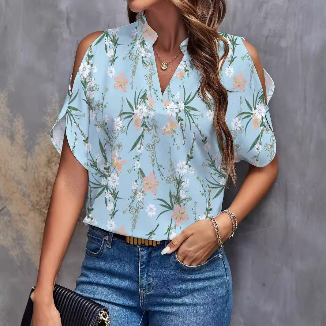 Women's blouse with cold shoulder and floral print Chic und Stil