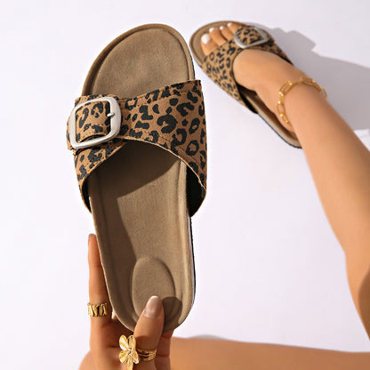 Sandales à enfiler confortables pour femmes avec détail de boucle à la mode Chic und Stil