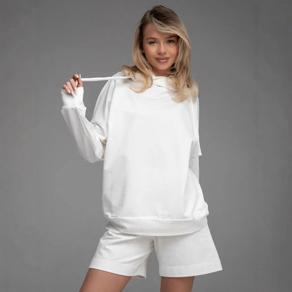 Casual hoodie for women with an oversized fit and matching shorts Chic and Style