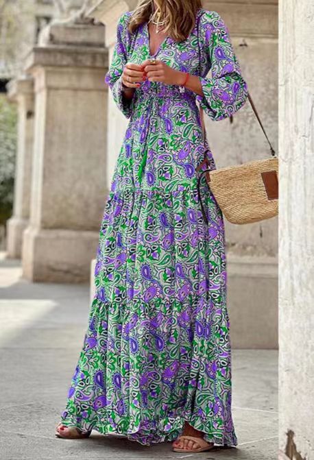 Robe maxi pour femmes avec des motifs floraux et une ceinture taille tendance Chic und Stil