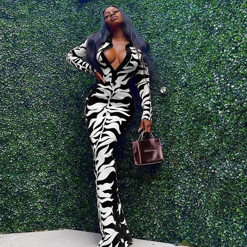 Robe maxi ajustée pour femmes avec col élégant et motif frappant Chic & Stil