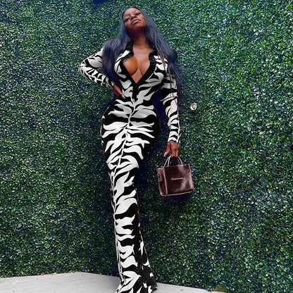 Robe maxi ajustée pour femmes avec col élégant et motif frappant Chic & Stil