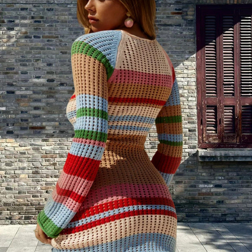 Robe en tricot pour femmes avec des motifs en dentelle raffinés et un design élégant à épaules dénudées Chic und Stil