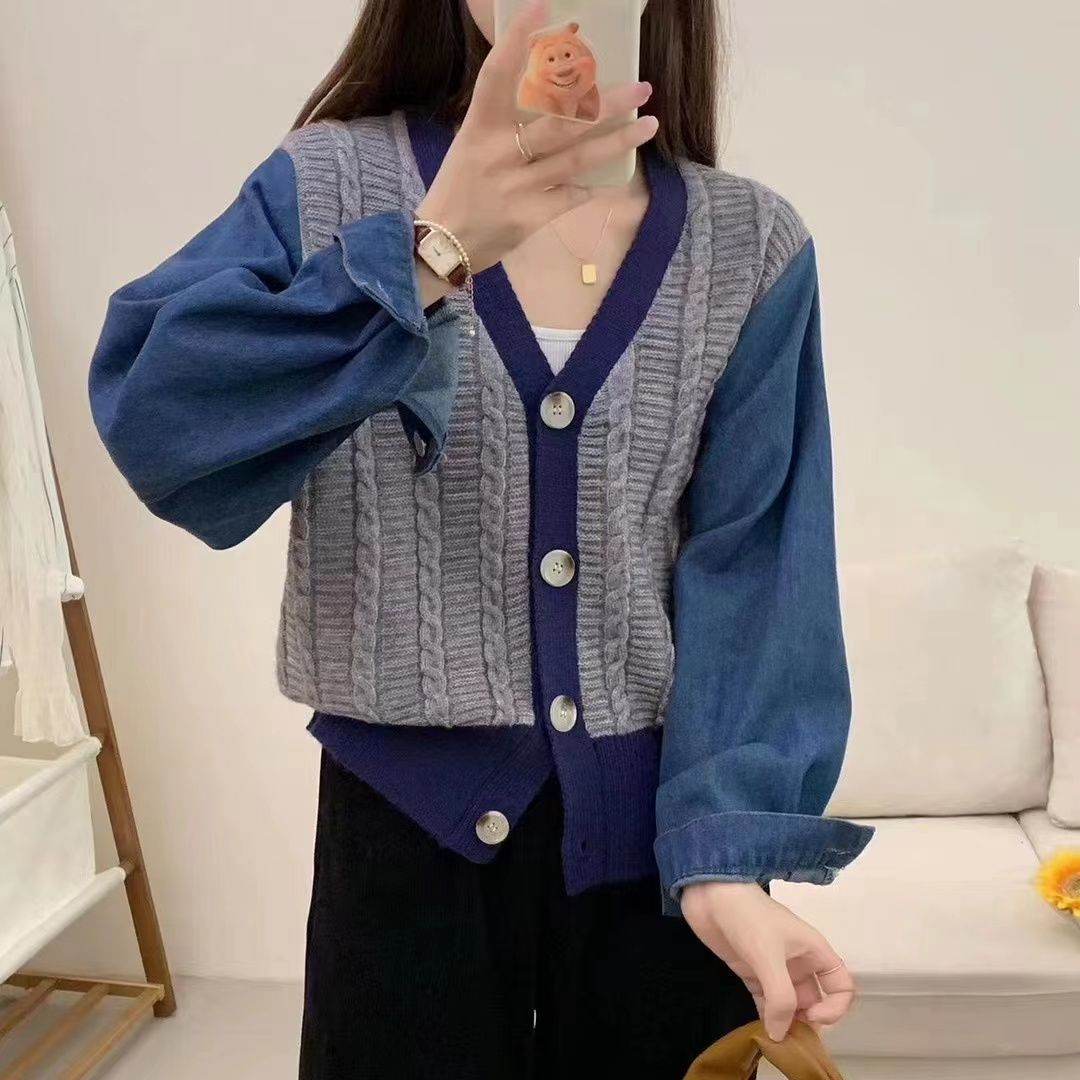 Cardigan tricoté élégant pour femmes avec des manches en denim Chic & Stil