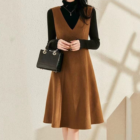 Robe midi A-line pour femmes avec design en V Chic und Stil