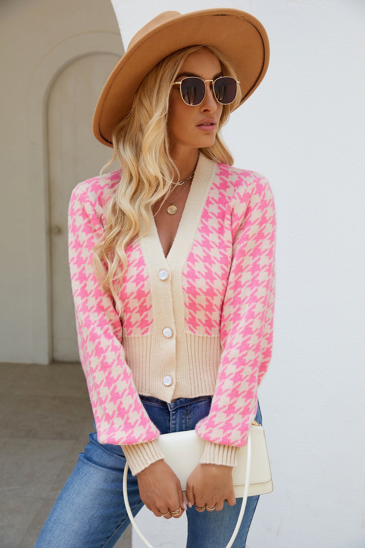Dames cardigan à la mode avec motif damier et détails de boutons Chic und Stil