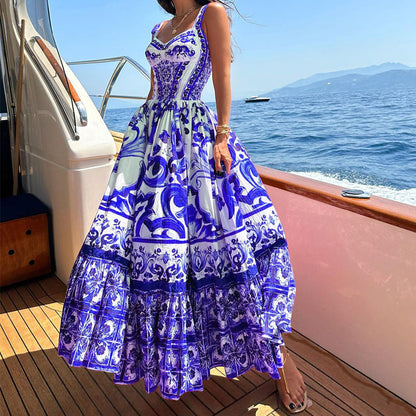 Robe maxi élégante pour dames avec un design de volants ludique et des motifs luxuriants Chic und Stil
