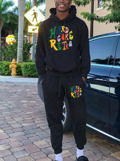 Women’s sporty hoodie and jogger pants set with an eye-catching retro design Chic und Stil