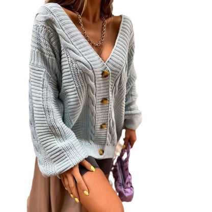 Dames grosse tricot cardigan avec design en torsades romantiques et grands boutons Chic und Stil