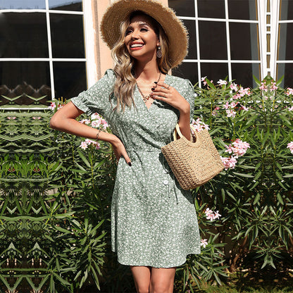 Robe portefeuille florale pour femmes avec fermeture à boutons Chic und Stil